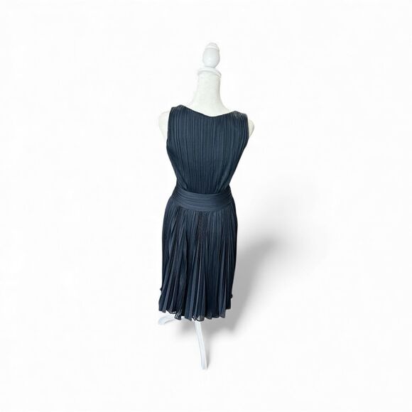 Halston Heritage Navy Pleated Cocktail Dress | V-Neck Sleeveless Fit & Flare | S - Picture 5 of 9